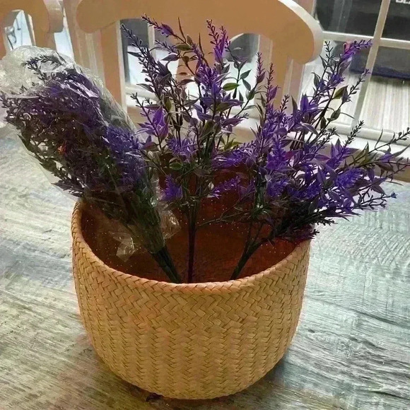 New in plastic Artificial Flower Stems Purple 4 stems included - Picture 1 of 4